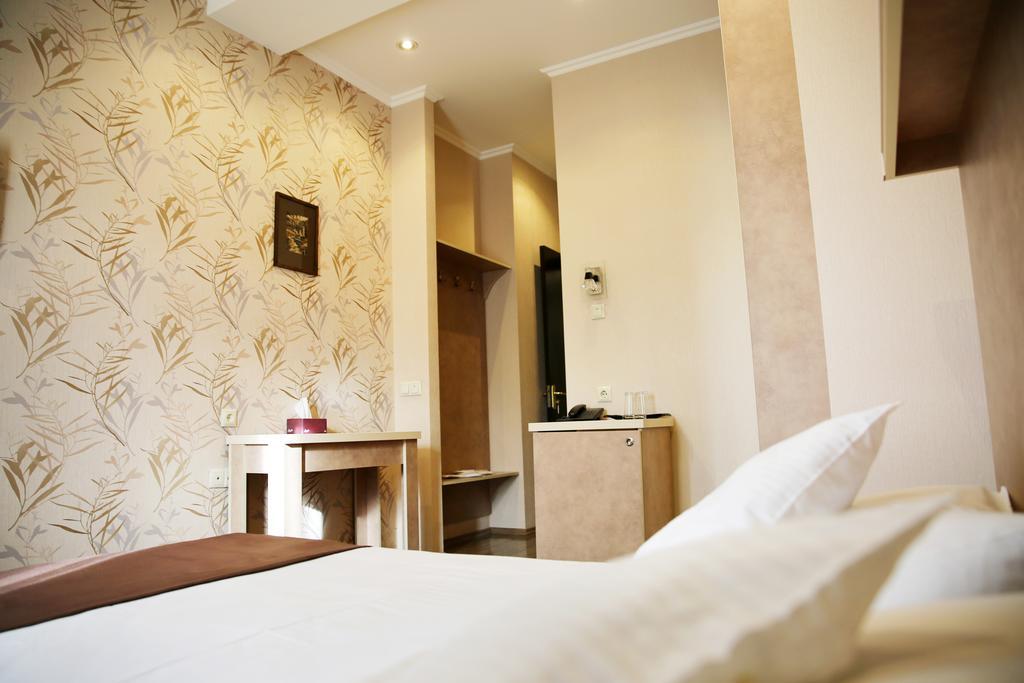 Rondo Hotel Tbilisi Room photo