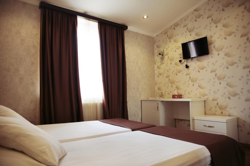 Rondo Hotel Tbilisi Room photo