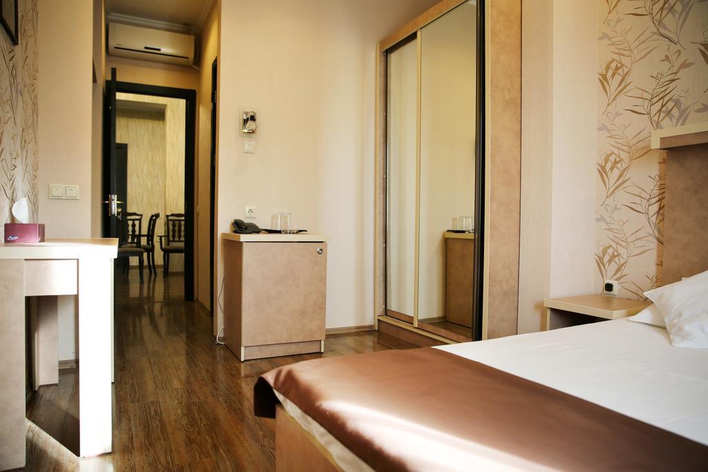 Rondo Hotel Tbilisi Room photo