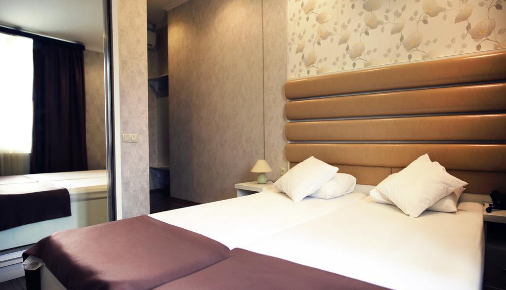 Rondo Hotel Tbilisi Exterior photo
